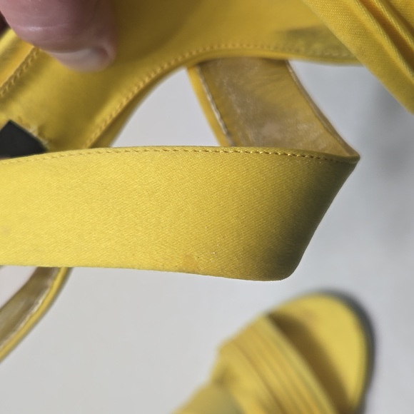 Nina yellow heels sz 8.5 - Picture 15 of 16